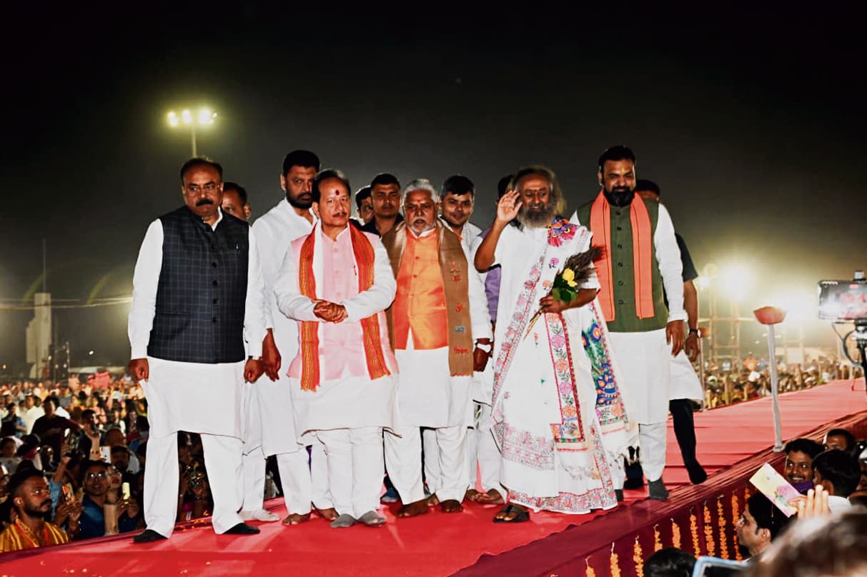 श्रीश्री रविशंकर ने बिहार को बताया पवित्रता की जगह, महासत्संग में शामिल हुए 50 हजार लोग