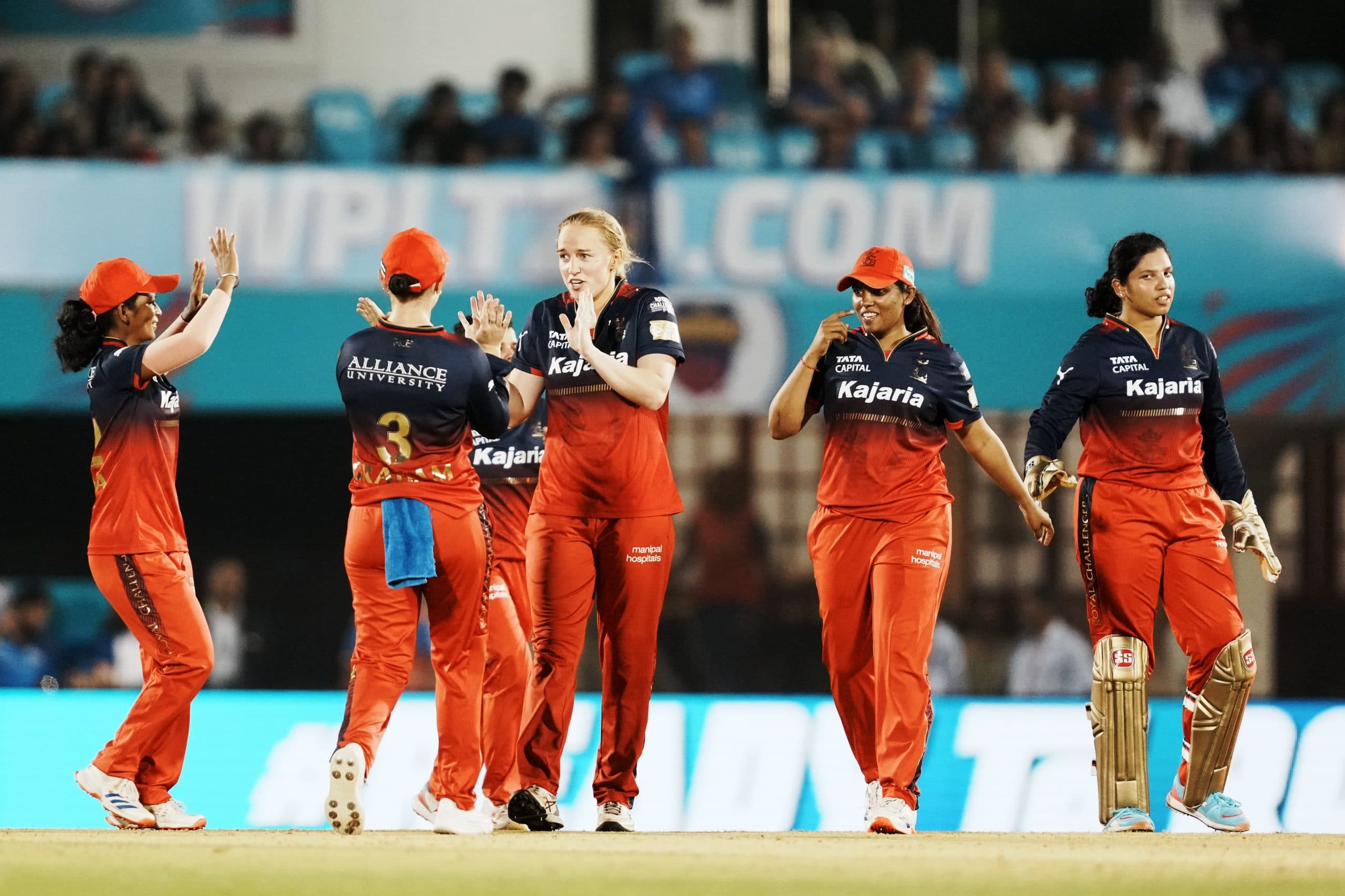 बंगलुरु की जीत मुंबई की हार, फाइनल में पहुंची दिल्ली, WPL में हुआ जबरदस्त खेल