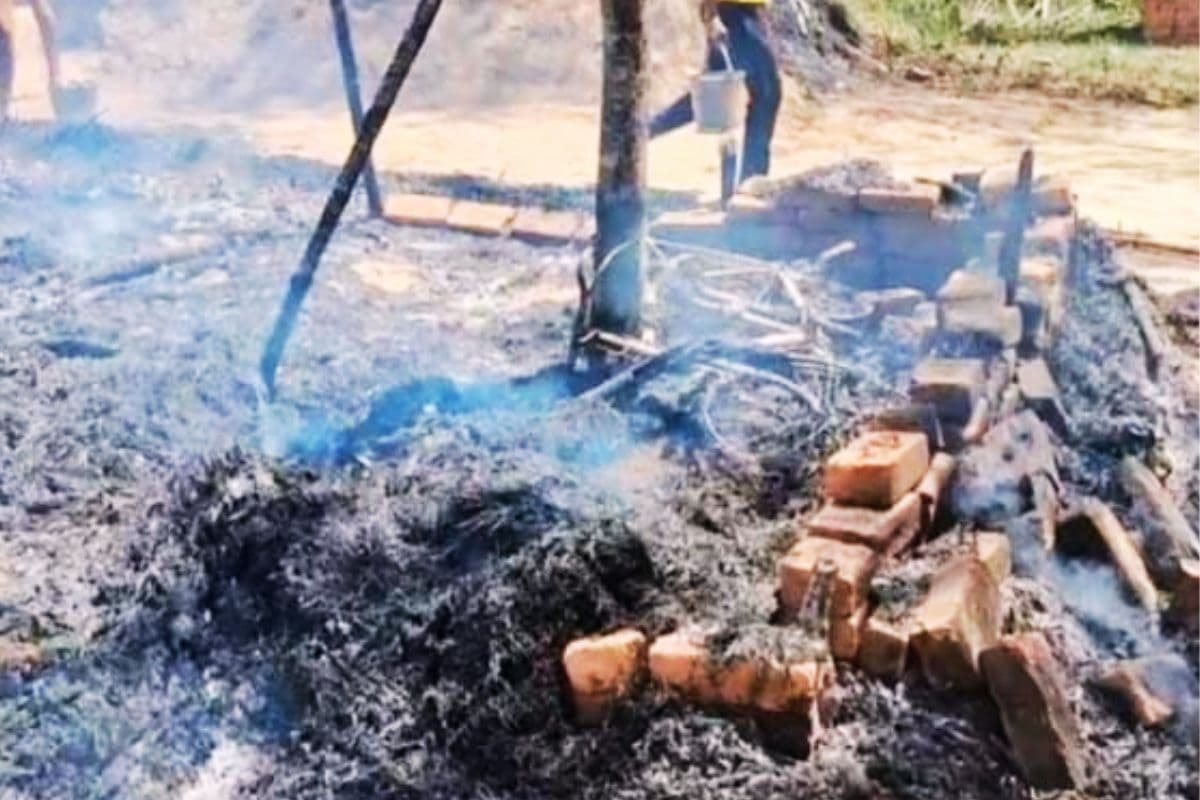 Big Breaking: झारखंड में भाई-बहन समेत 4 बच्चे जिंदा जले, पुआल में खेल रहे थे सभी