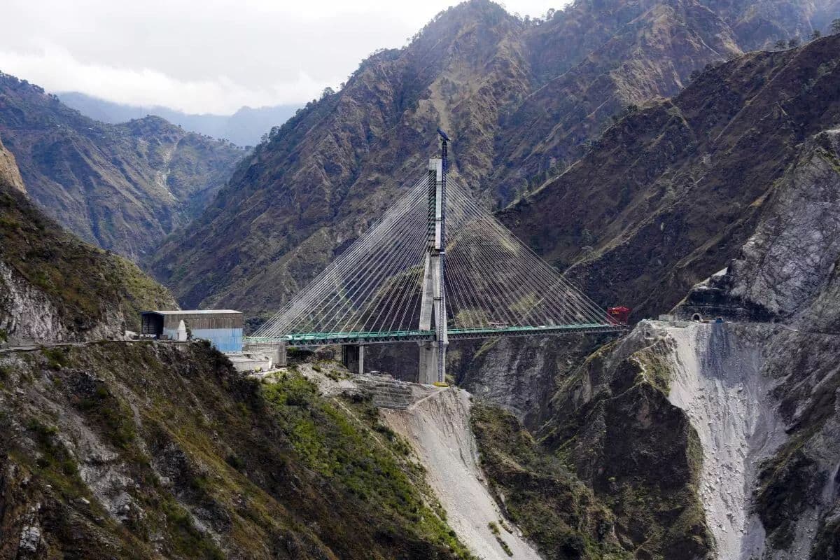 Anji Khad Bridge: देश का पहला केबल-स्टेड ब्रिज बन कर तैयार, 550 करोड़ से कहां बना है अंजी खड्ड रेल पुल?