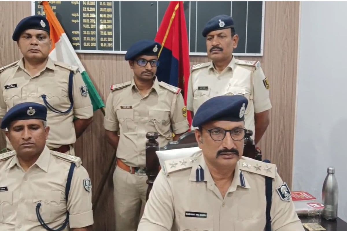Bihar: लूट की योजना बना रहे थे 5 अपराधी, पुलिस ने पहले ही कर लिया गिरफ्तार, कई खतरनाक हथियार बरामद