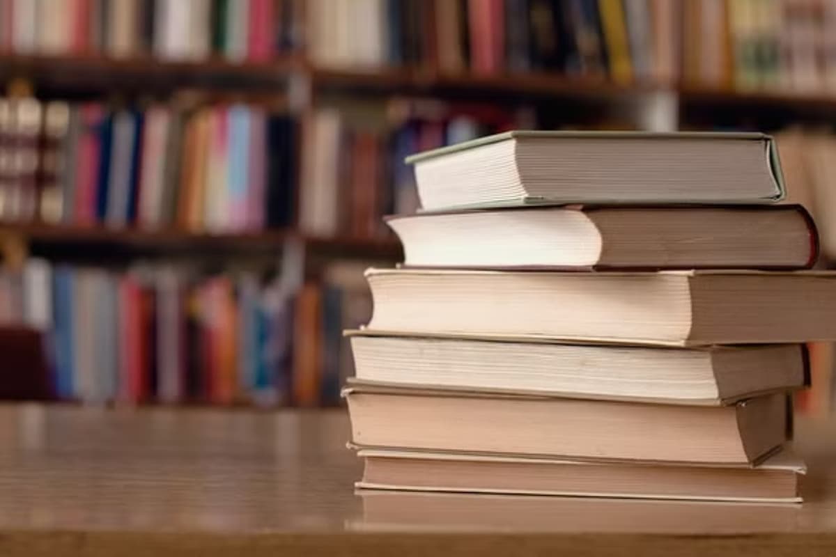 Best Book for Neet in Hindi 2025: नीट की तैयारी के लिए लिए बेस्ट बुक्स, देखें यहां