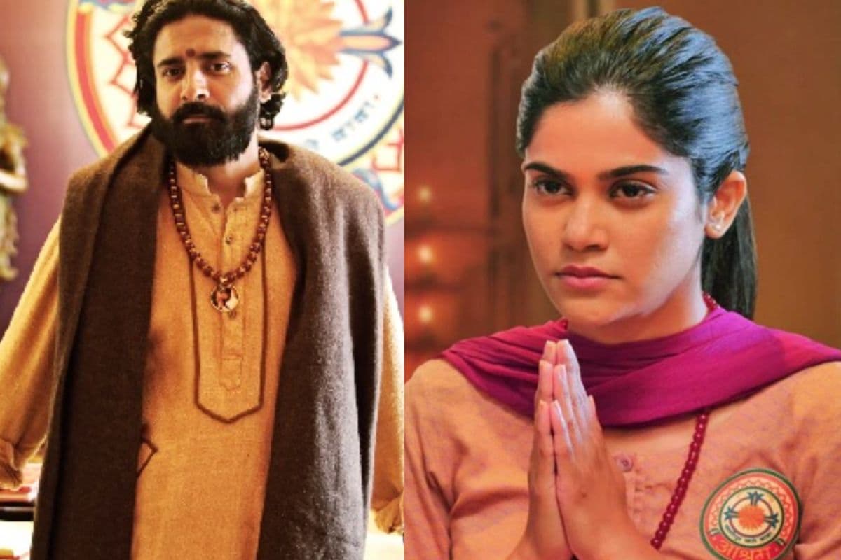 Aashram 3 में पम्मी संग इंटीमेट सीन करने पर भोपा स्वामी ने तोड़ी चुप्पी, कहा- मैंने ऑफ स्क्रीन पहले…