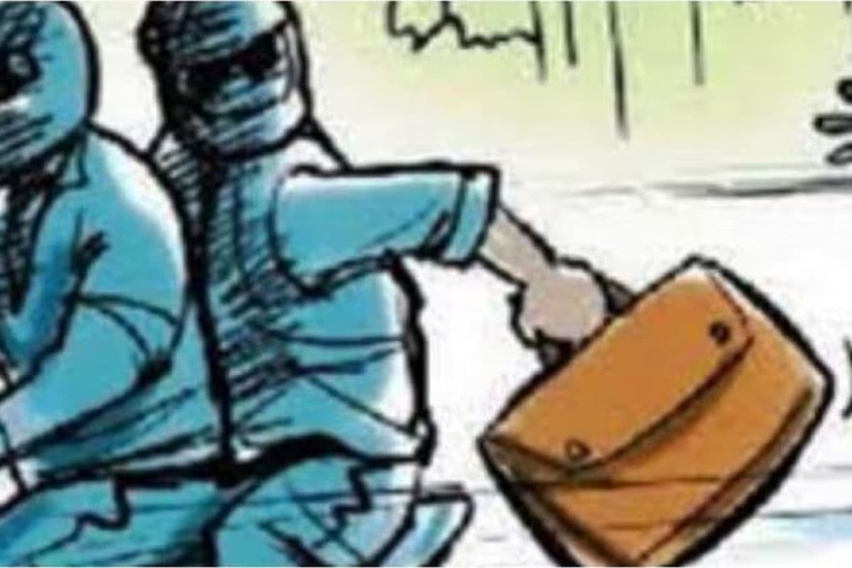 Bihar: पीतल का बर्तन साफ करने आया बदमाश, 5 लाख की ज्वेलरी उड़ा लिया, जानें कैसे कर दिया गायब