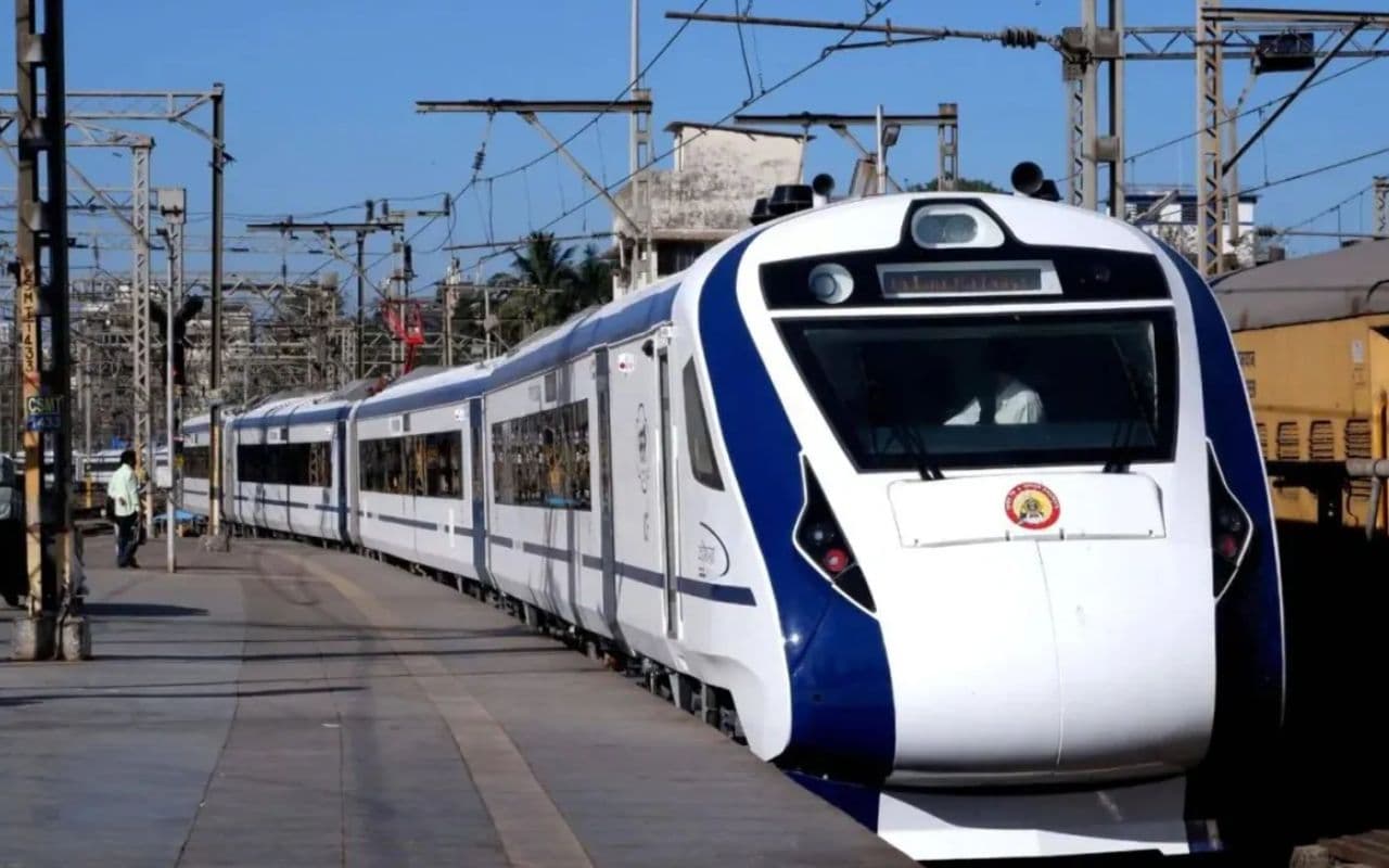 Bihar Train News: पैसेंजर ट्रेनों से यात्रा करने वाले यात्रियों के लिए खुशखबरी, रेलवे ने सुविधाओं का किया विस्तार