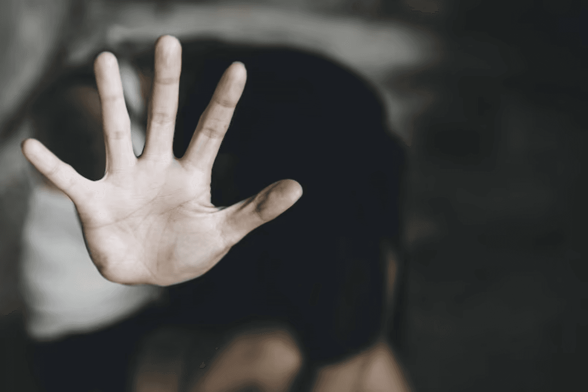 इंसान बना हैवान! नाबालिग के साथ 10 लोगों ने की दरिंदगी, नग्न अवस्था में पड़ी मिली पीड़िता