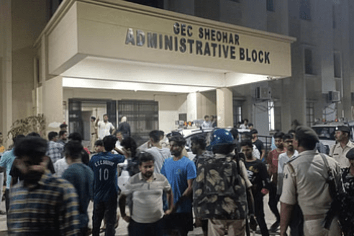 इंजीनियरिंग छात्रा की मौत की गुत्थी उलझी! मौत के दौरान कान में लगा था इयरफोन, पिता को हत्या का शक