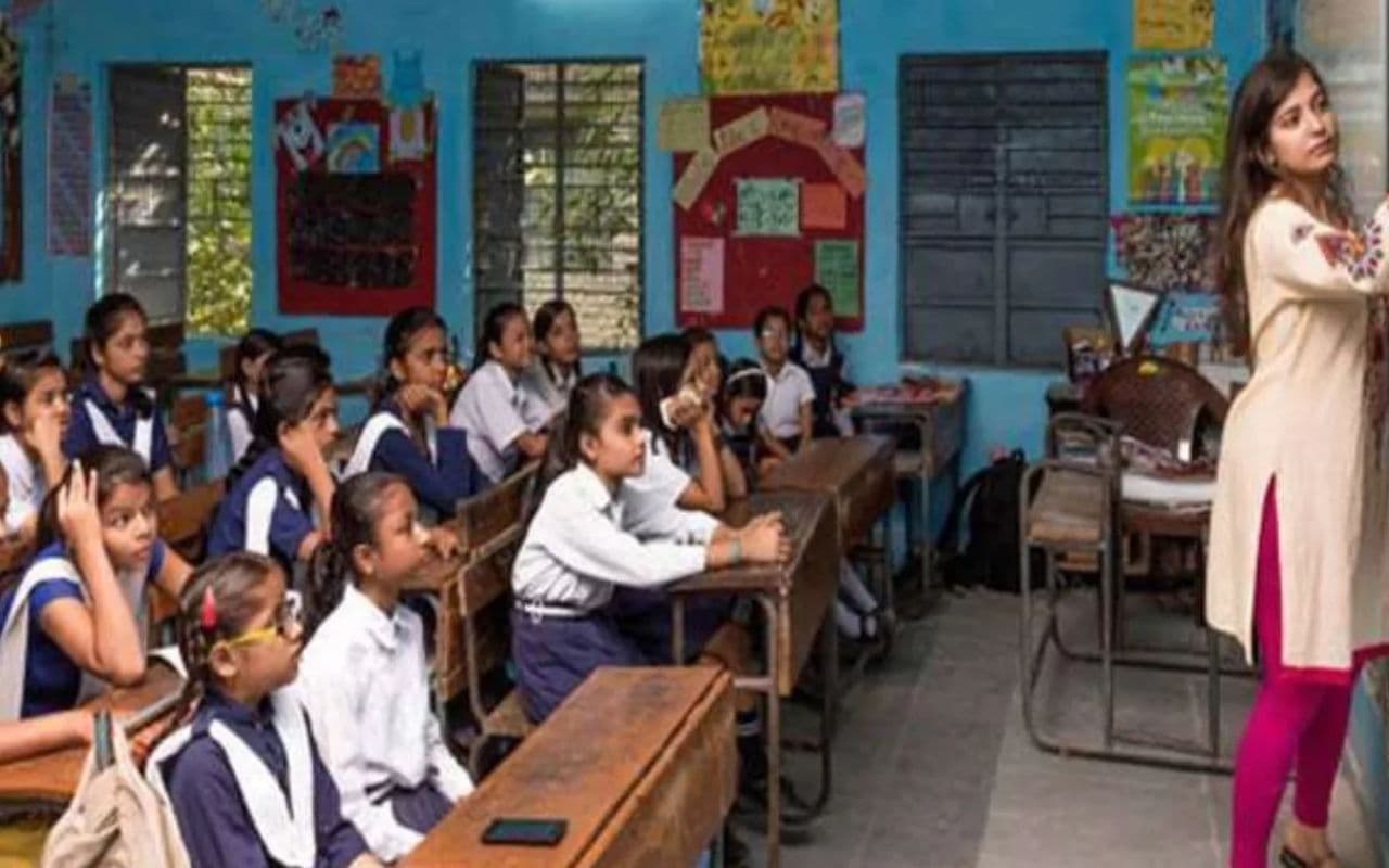 Bihar Teacher Transfer: शिक्षा विभाग ने 10225 शिक्षकों का किया तबादला, इस दिन से होगा स्कूलों का आवंटन, देखें लिस्ट