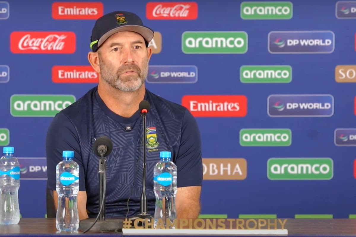 भारत को दुबई में खेलने से फायदा मिल रहा है? दक्षिण अफ्रीकी कोच ने सबकी बोलती बंद की, कहा ये बहस…