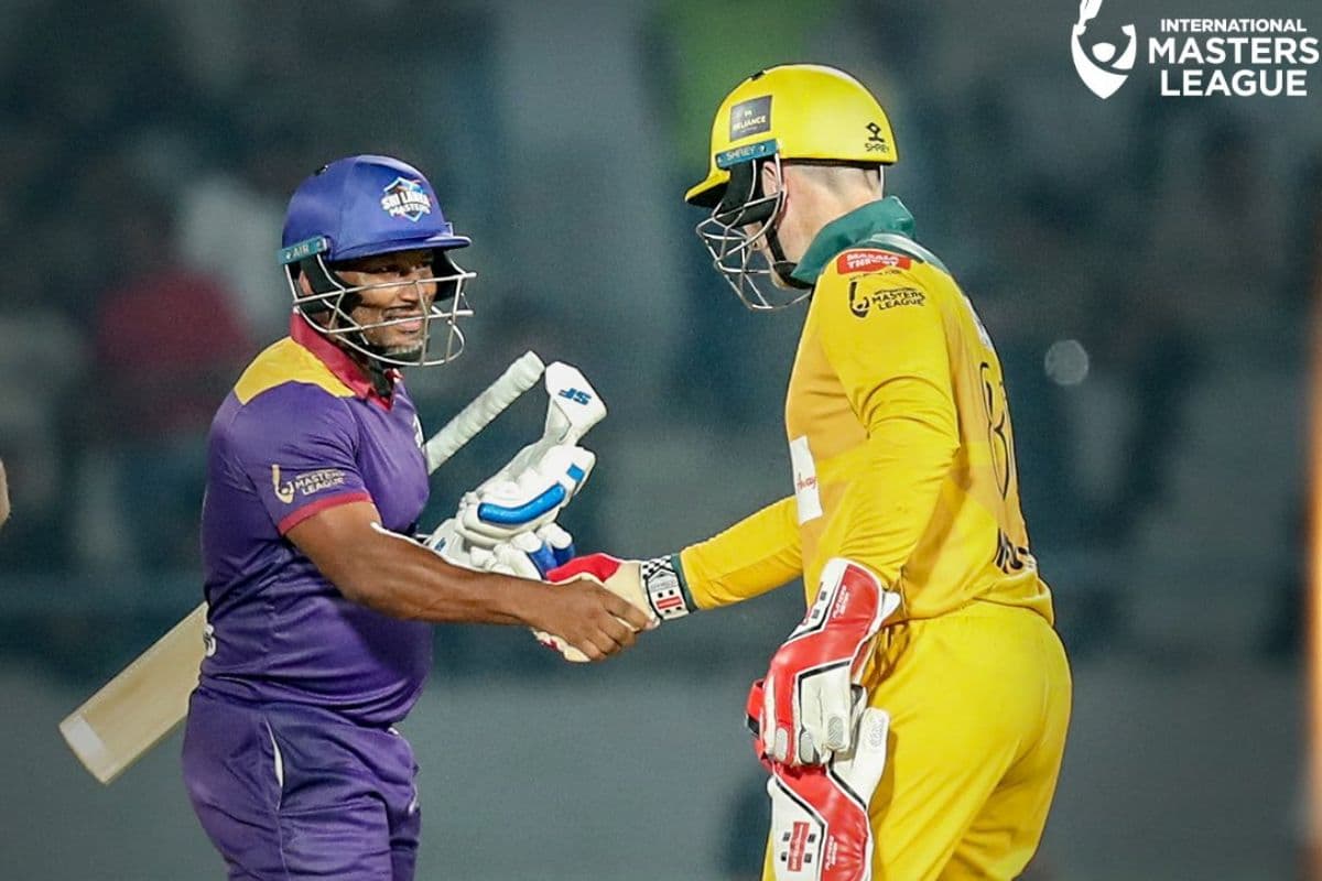 उपुल थरंगा ने मचाया हाहाकार, ऑस्ट्रेलियाई गेंदबाजों को जमकर कूटा, अंतिम ओवर में छक्के से जीता श्रीलंका