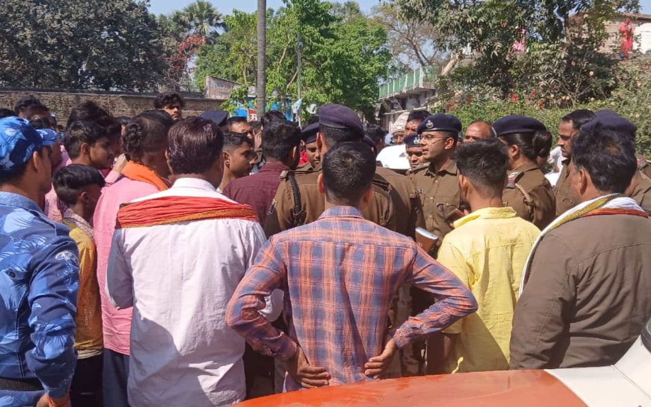 बिहार में तलवार से कारोबारी की काट दी गर्दन, छपरा में दिनदहाड़े हत्या से मचा कोहराम