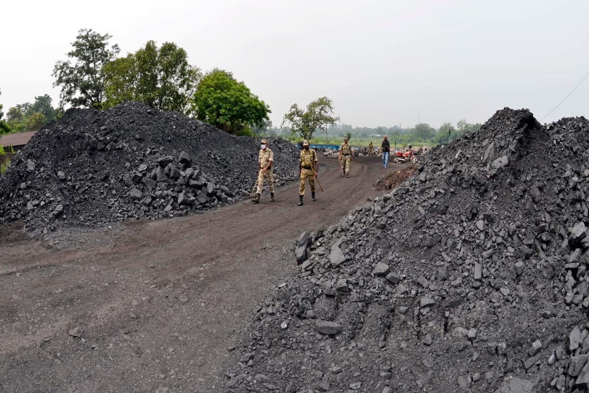 MP Coal Mine Accident: बैतुल के कोयला खदान में गिरा स्लैब, हादसे में तीन मजदूर की मौत, कई फंसे, जारी है रेस्क्यू