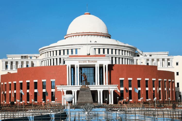 झारखंड विधानसभा में विपक्ष ने क्यों किया हंगामा? वेल में घुसे और फिर कर गये वॉकआउट