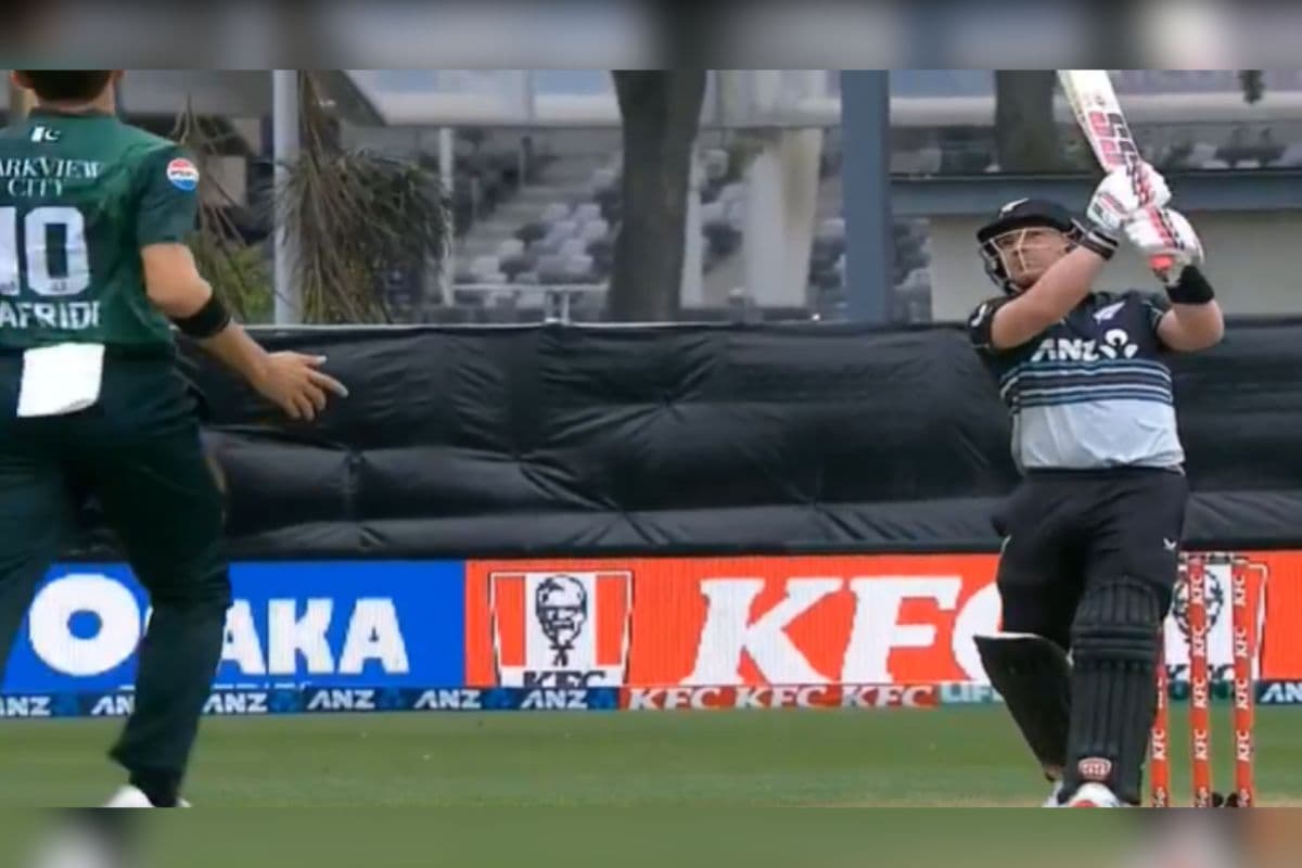 निकल गई सारी तेजी! शाहीन शाह अफरीदी के एक ओवर में लगे 4 छक्के, कीवी बल्लेबाज ने मचाया हाहाकार