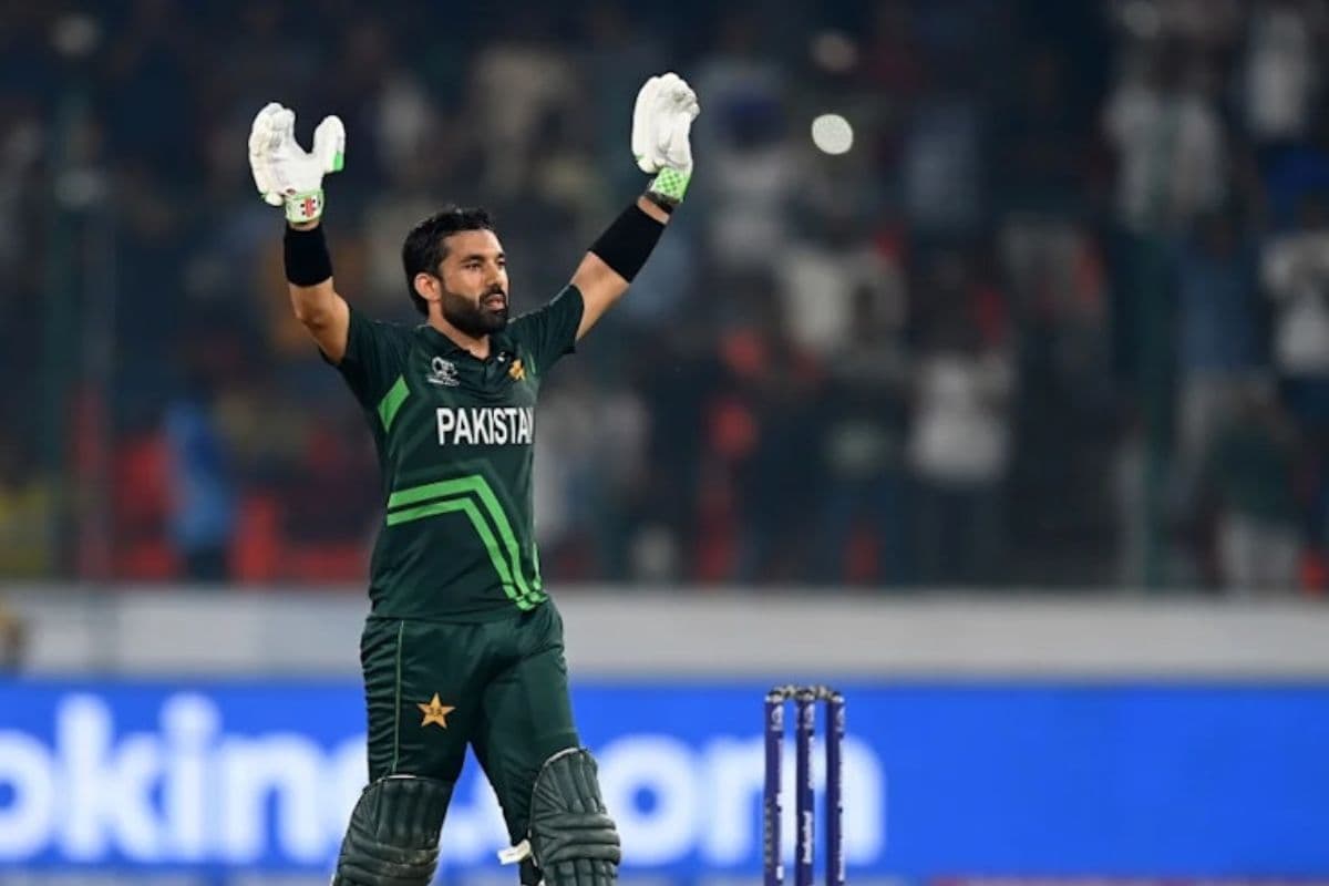 60 लाख लेकर पाकिस्तान का अपमान कर रहे मोहम्मद रिजवान, सेंट्रल कांट्रैक्ट रद्द करने पर उतारू पूर्व खिलाड़ी