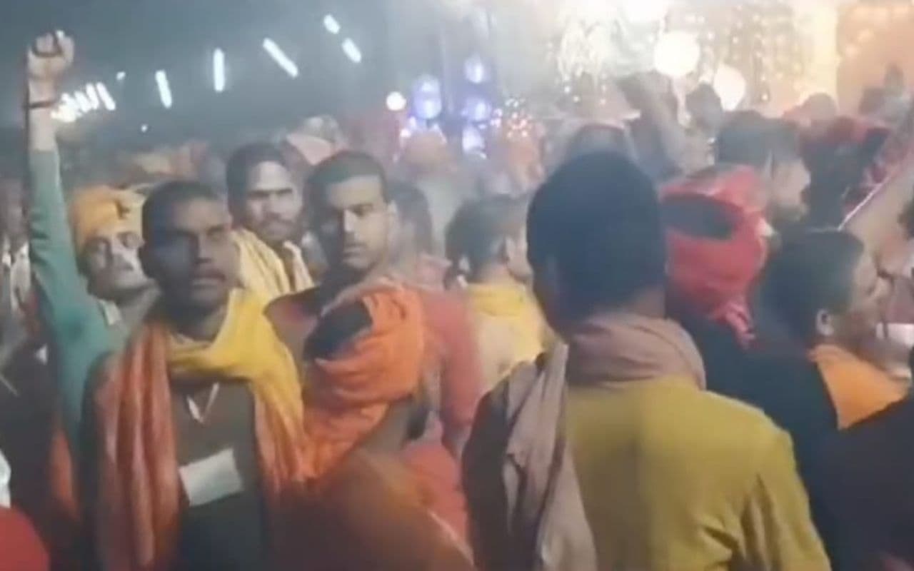 25 करोड़ के यज्ञ में दक्षिणा के लिए पंडितों ने जमकर काटा बवाल, विरोध में किया सड़क जाम, 2100 ब्राह्मणों का इंटरव्यू से हुआ था सेलेक्शन