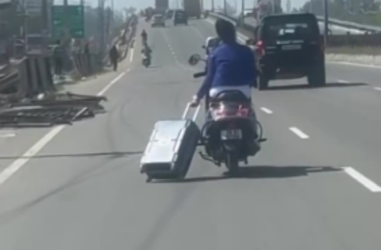 Desi Jugaad Video: गजब का अपनाया देसी  देसी जुगाड़, भाई का वीडियो करने लगा ट्रेंड