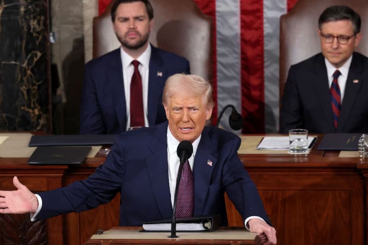 Donald Trump: डोनाल्ड ट्रंप का बड़ा फैसला, भारत, चीन और अन्य देशों पर 2 अप्रैल से भारी टैरिफ लागू