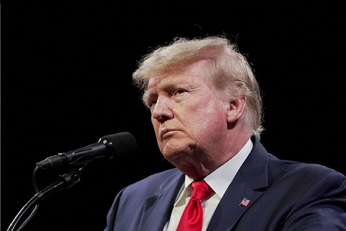 Tariff War: डोनाल्ड ट्रंप ने शैंपेन और शराब पर 200% टैरिफ लगाने की दी धमकी, यूरोप में मची खलबली