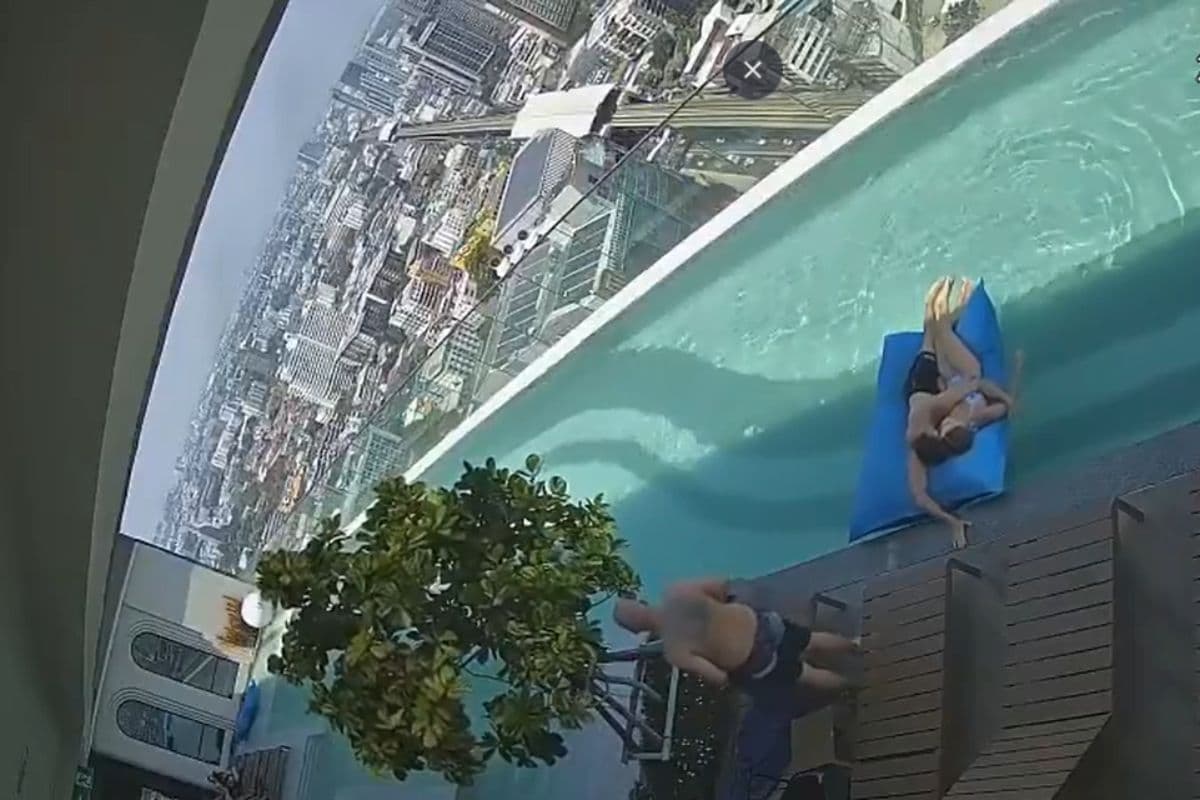 Earthquake Video: स्वीमिंग पूल में बाहों में बांहें डाल गप्पे मार रहा कपल, तभी आया भूकंप और फिर….देखें खौफनाक वीडियो