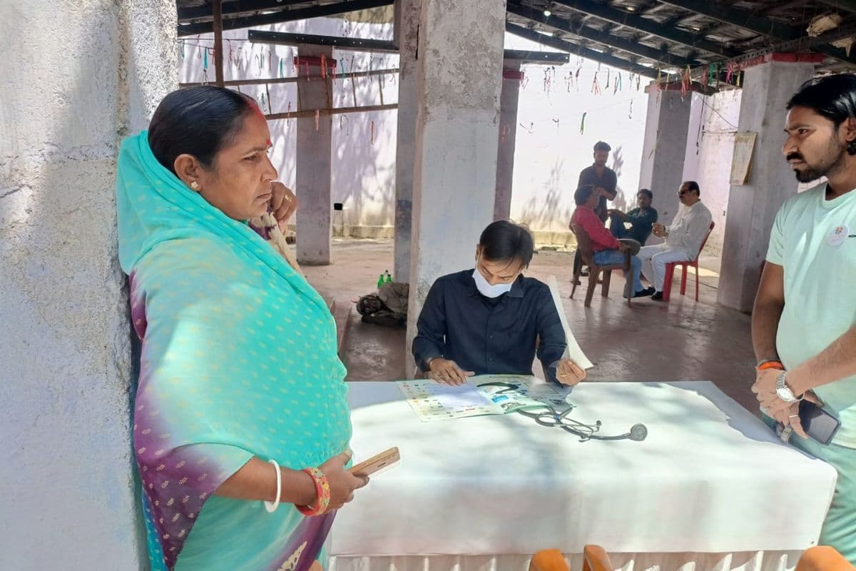 Bihar: सर्वमंगला देवी मंदिर में 166 लोगों का हेल्थ चेकअप हुआ, स्थानीय लोगों ने सराहा