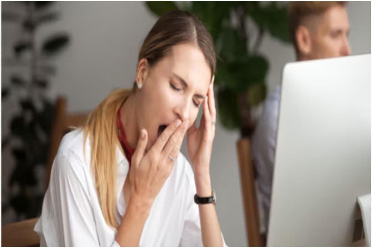 Frequent Yawning: क्या आपको भी बार-बार आती है जम्हाई, जानें ऐसा क्यों होता आपके साथ