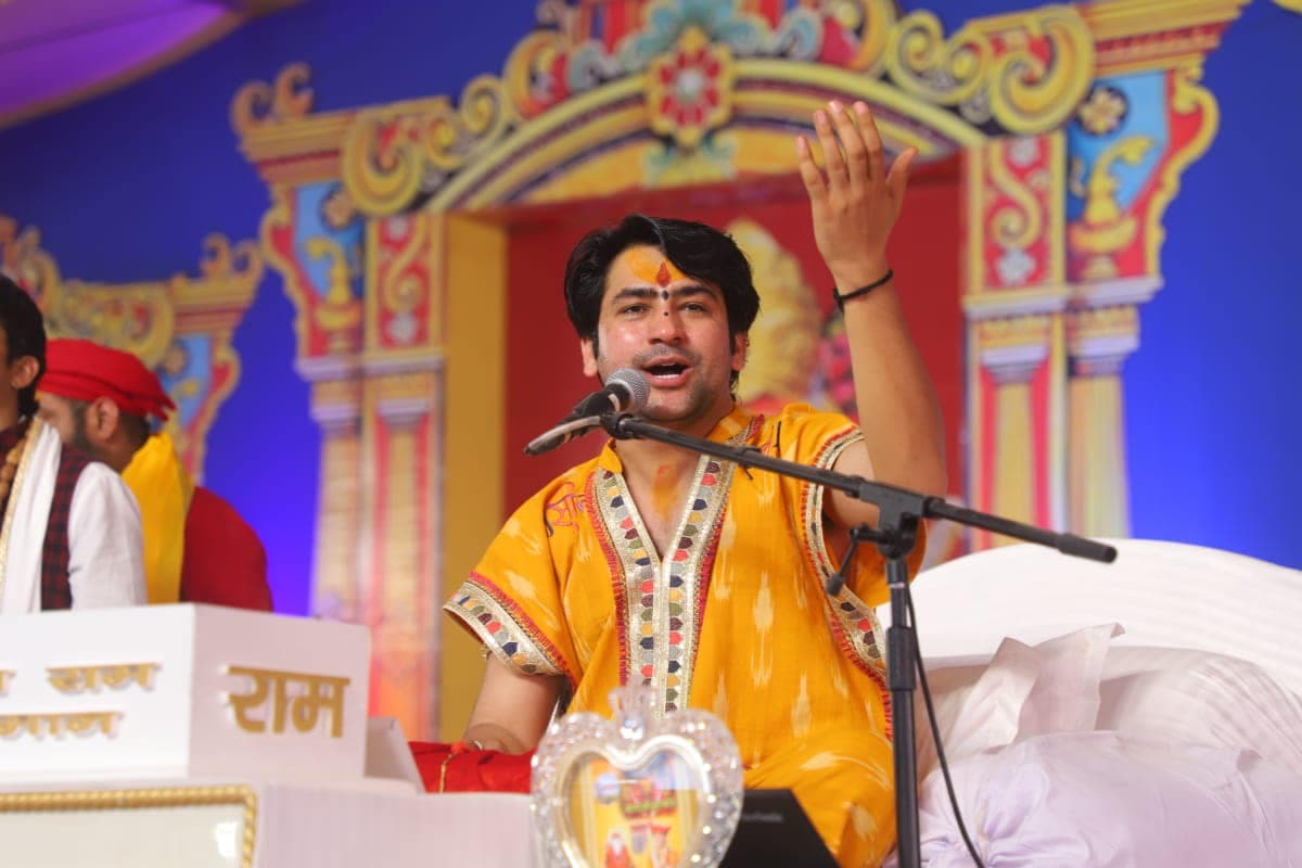 बागेश्वर बाबा फिर आ रहे बिहार, पटना में इस दिन भव्य कार्यक्रम में होंगे शामिल