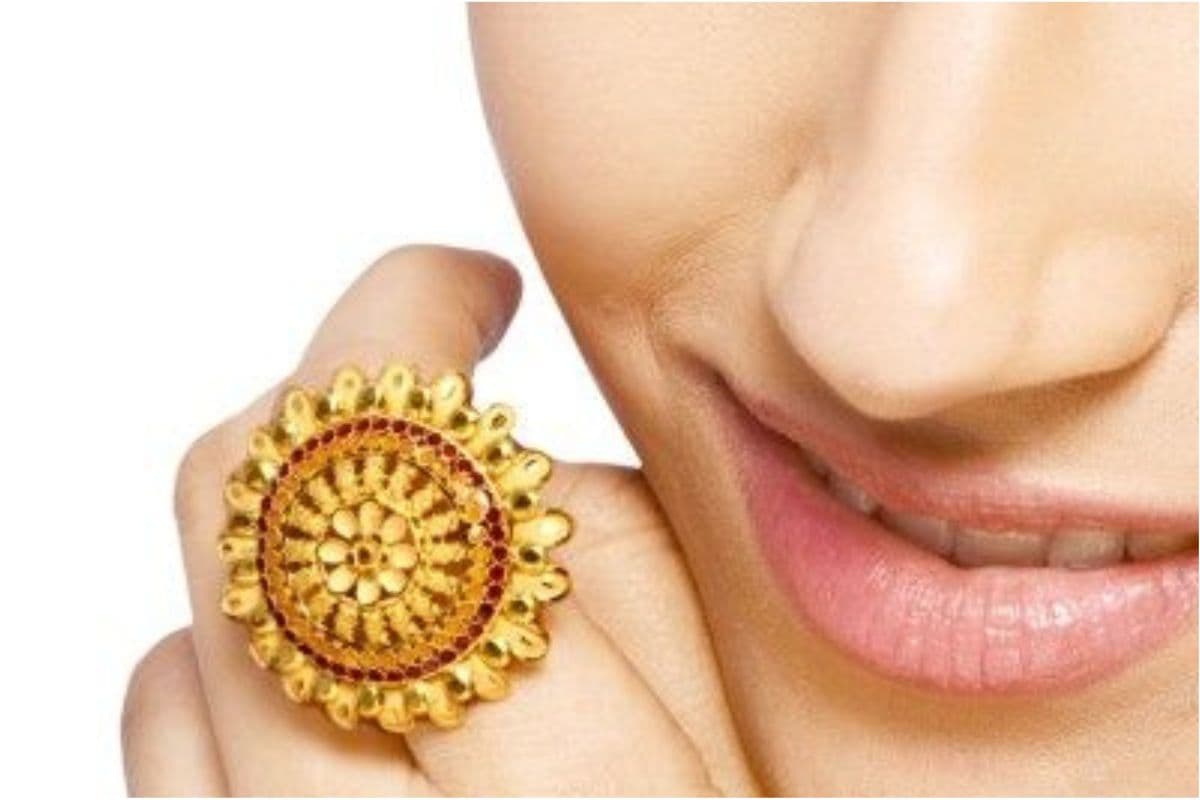 Gold Price Today: सोना 2000 रुपये उछलकर ऑल टाइम हाई पर स्थिर, चांदी में 1000 रुपये की गिरावट