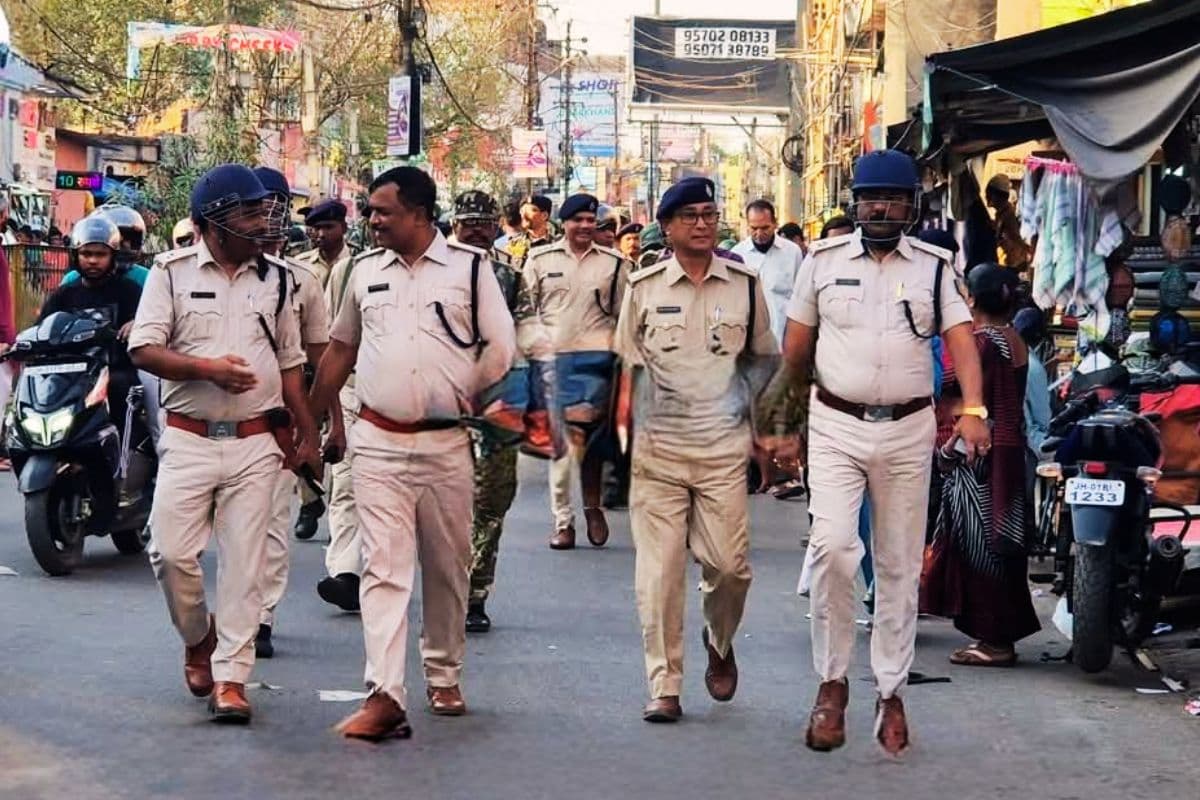 झारखंड में होली का त्योहार संपन्न, 10 हजार से अधिक पुलिस वालों ने संभाली सुरक्षा व्यवस्था