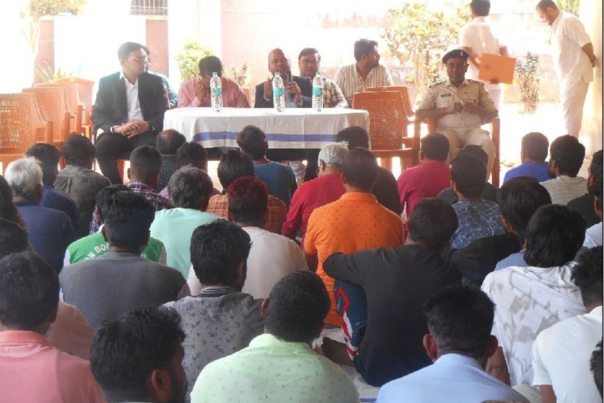 Jail Adalat: रांची के बिरसा मुंडा केंद्रीय कारागार में लगी जेल अदालत, तीन बंदी किए गए रिहा