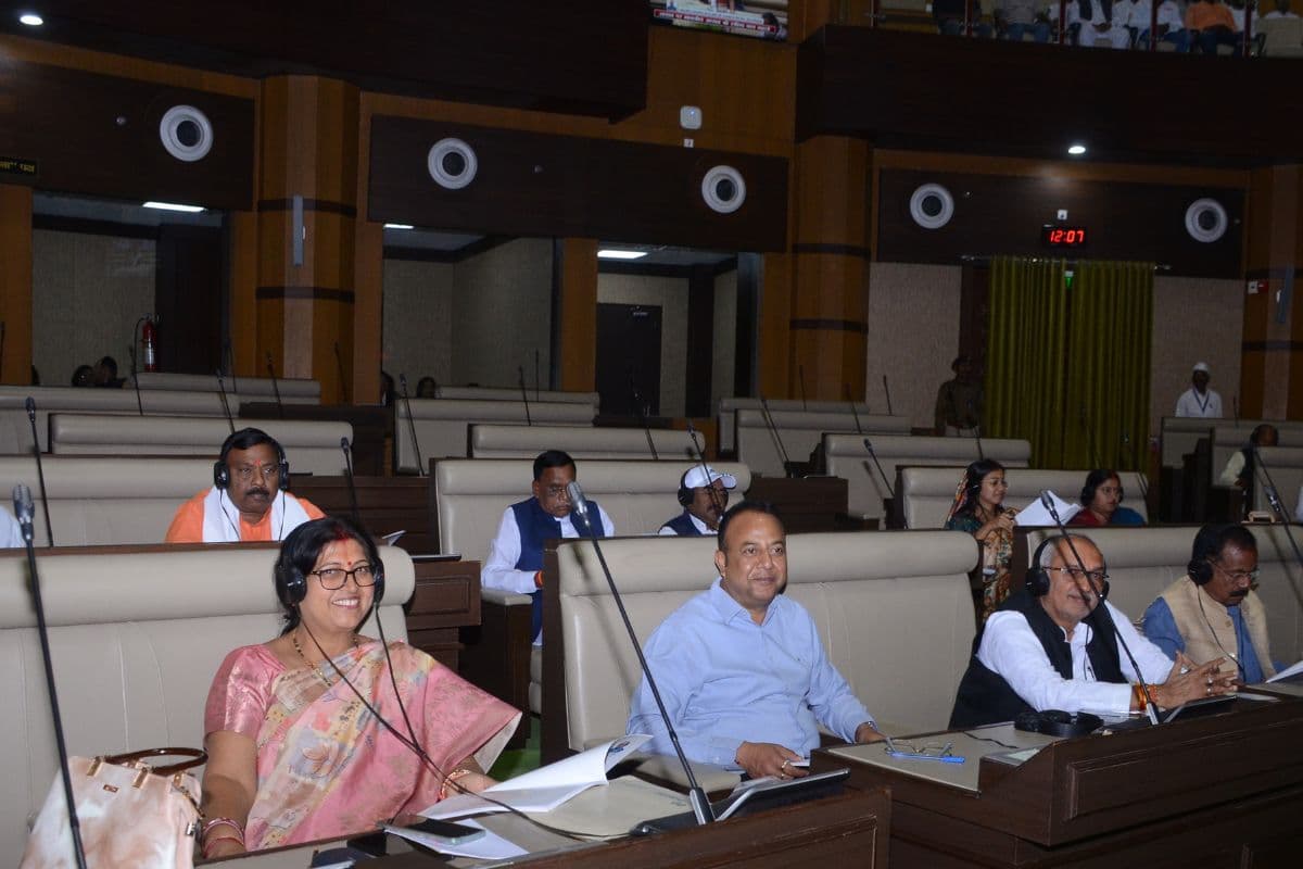 झारखंड विधानसभा में गूंजा 1.36 लाख करोड़ बकाया, हेमंत सोरेन सरकार बोली-लेकर रहेंगे हक का पैसा