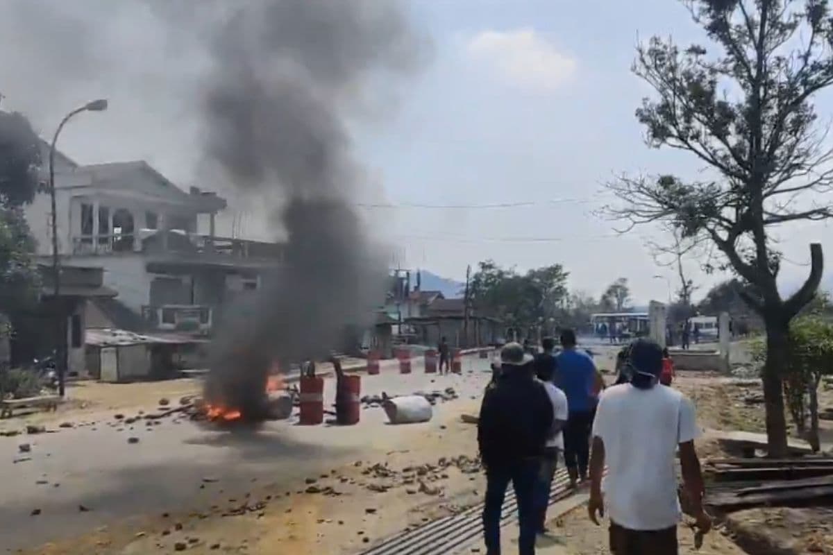 Manipur Violence: मणिपुर में फिर भड़की हिंसा, फ्री ट्रैफिक मूवमेंट का विरोध, एक की मौत, 25 घायल
