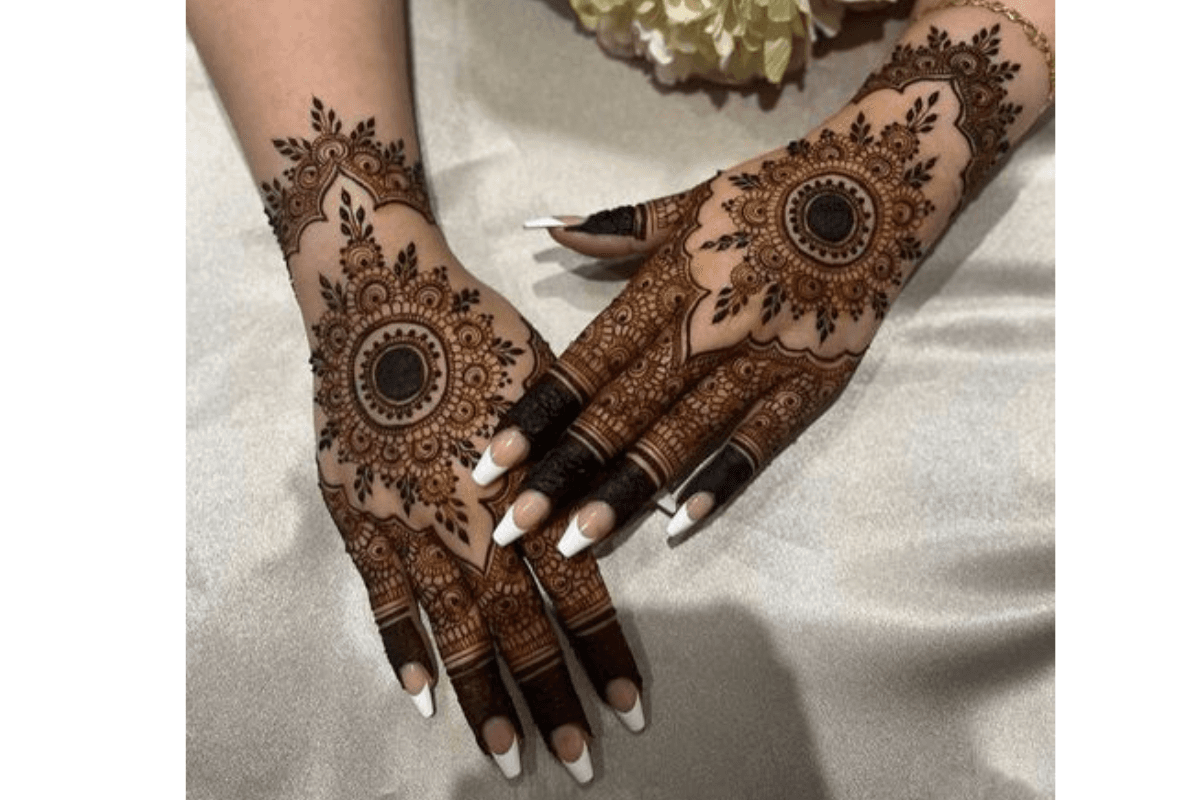 Latest Mehndi Design for Eid: ईद पर हाथों को सजाएं इन लेटेस्ट मेहंदी डिजाइन्स से