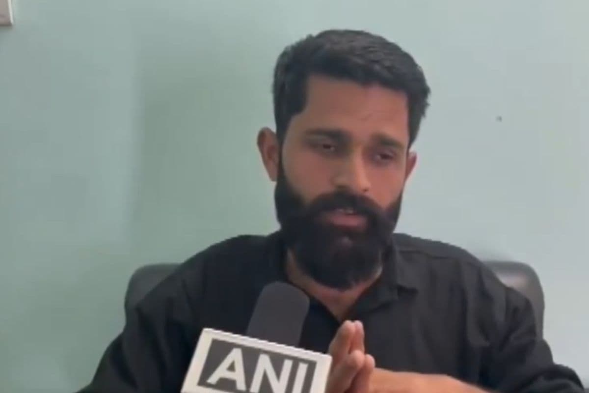 Shami Roza Controversy: शमी के भाई ने मौलाना को दिया करारा जवाब, इंडियन क्रिकेटर के रोजा पर उठाया था सवाल