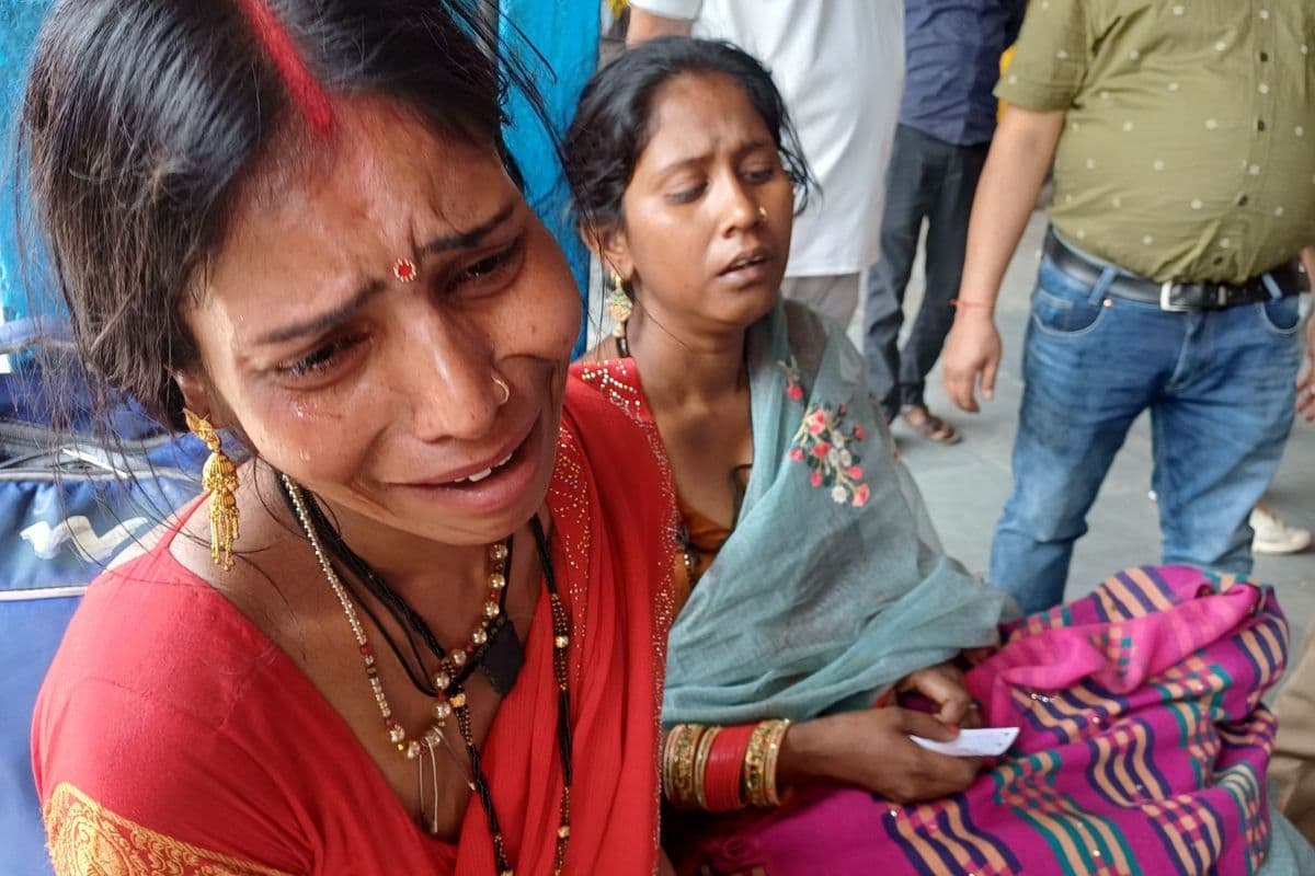 वैशाली एक्सप्रेस में बच्चे की नाक से बहा खून, डॉक्टरों ने किया प्रयास लेकिन नहीं बची जान