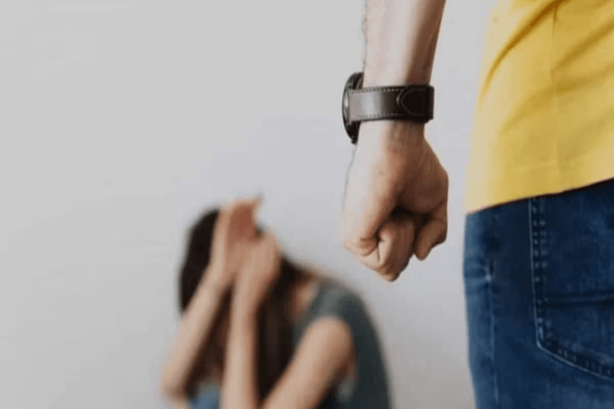 Muzaffarpur News: अमरूद के पेड़ में बांधकर विधवा की पिटाई, जेठ-जेठानी और सास पर लगा आरोप