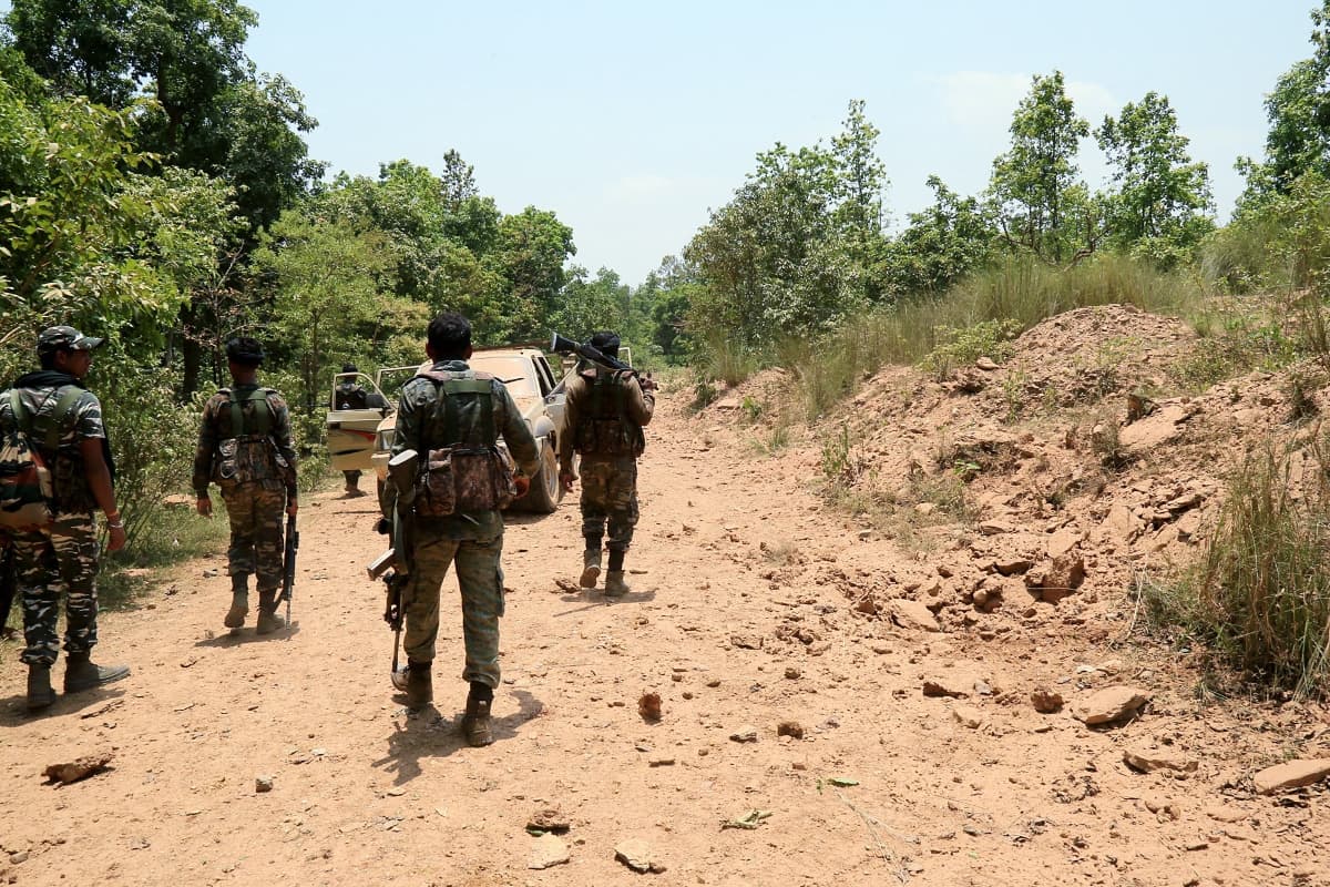 Chhattisgarh Naxal Encounter: 26 नक्सलियों के शव समेत भारी मात्रा में हथियार बरामद, सामने आया ग्राउंड जीरो का Video