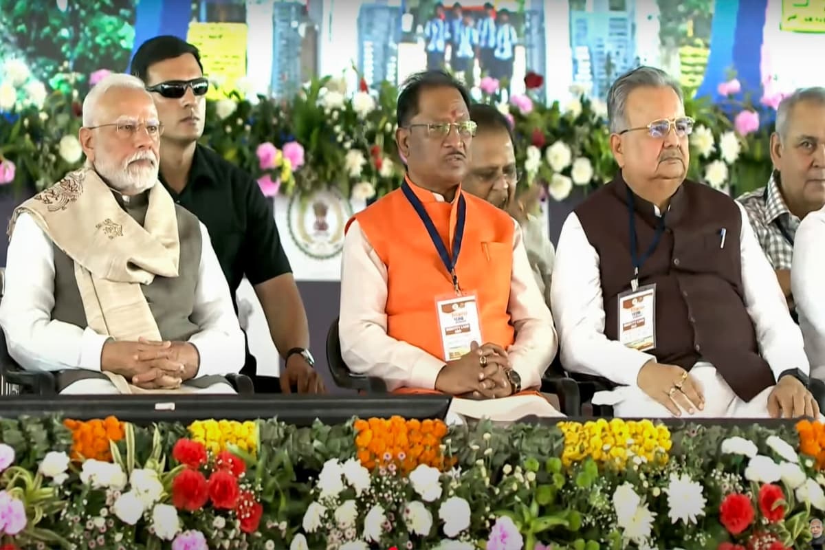 PM Modi: 33 हजार 700 करोड़ के प्रोजेक्ट का उद्घाटन, लाभुकों को सौंपी घरों की चाबी, छत्तीसगढ़ को पीएम मोदी की सौगात