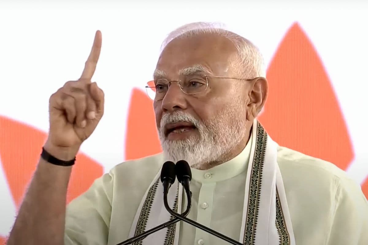 PM Modi Praises RSS: "जहां सेवा कार्य, वहां स्वयंसेवक", पीएम मोदी ने महाकुंभ में 'निःस्वार्थ' सेवा के लिए RSS की प्रशंसा की