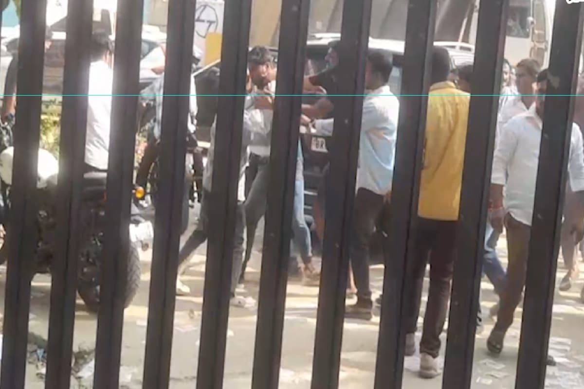 PU Students Union Election: कभी बमबाजी तो कभी फायरिंग, अब पत्रकारों पर हमला, चुनाव तो अभी बाकी है