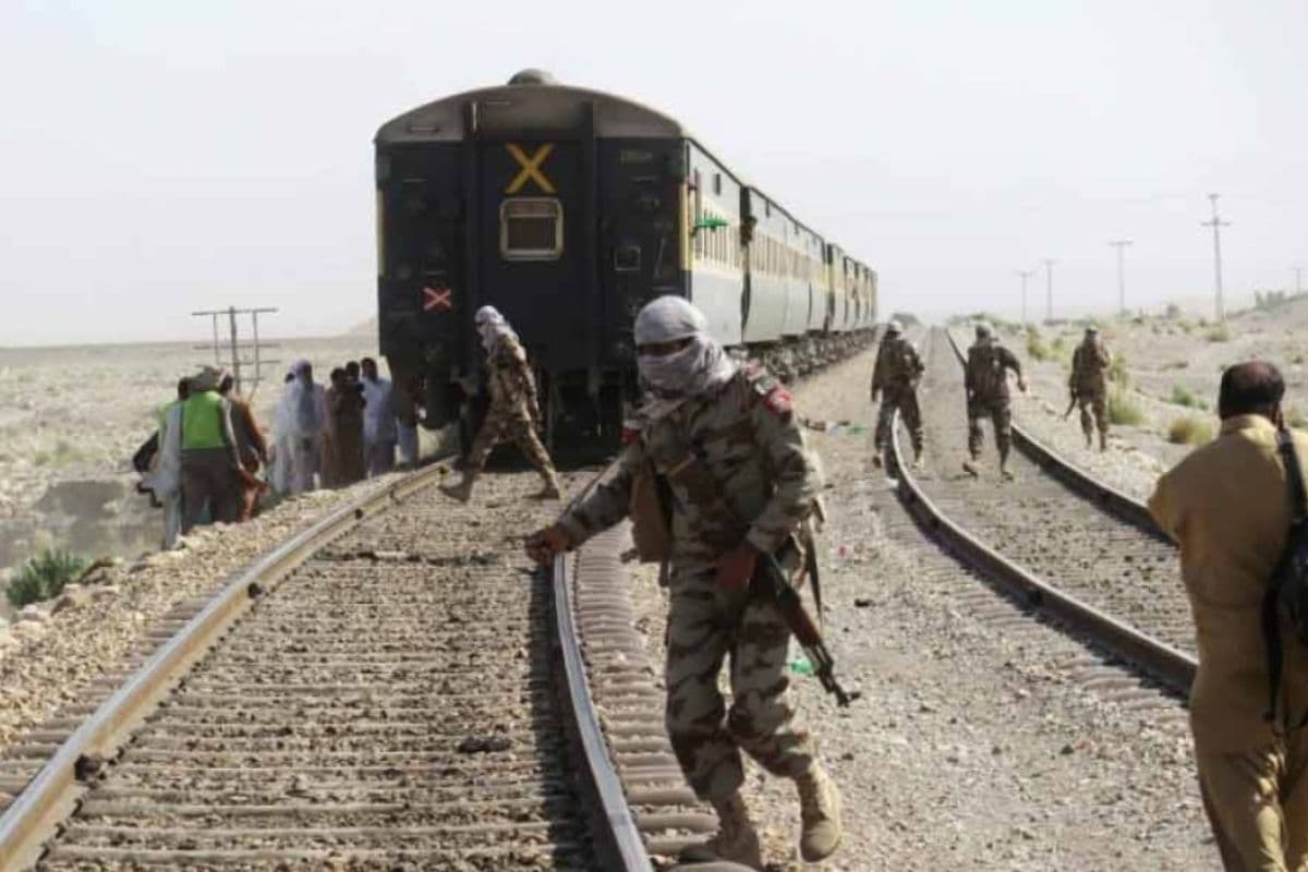Pakistan Train Hijack: 'उल्टा चोर कोतवाल को डांटे', ट्रेन हाईजैक के पीछे पाकिस्तान ने बता दिया भारत का हाथ
