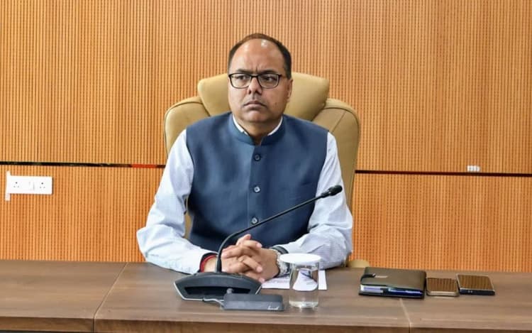 Patna News: अब टोकन सिस्टम से होगा जिला निबंधन और परामर्श केंद्र में काम, डीएम डॉ चंद्रशेखर सिंह ने जारी किया आदेश