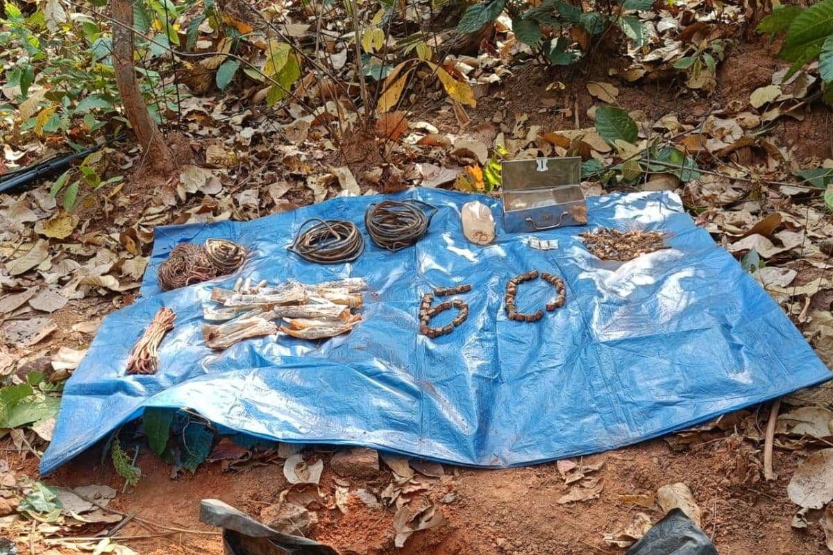 Video: झारखंड में सुरक्षा बलों और भाकपा माओवादी में मुठभेड़, IED ब्लास्ट में CRPF एसआई घायल