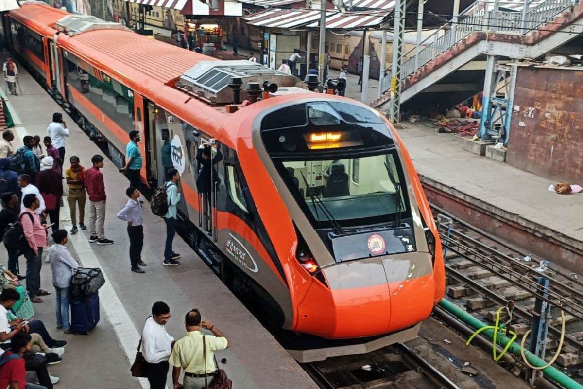 दिल्ली से पटना के बीच चलेगी वंदे भारत एक्सप्रेस, होली के मौके पर रेलवे ने दिया तोहफा