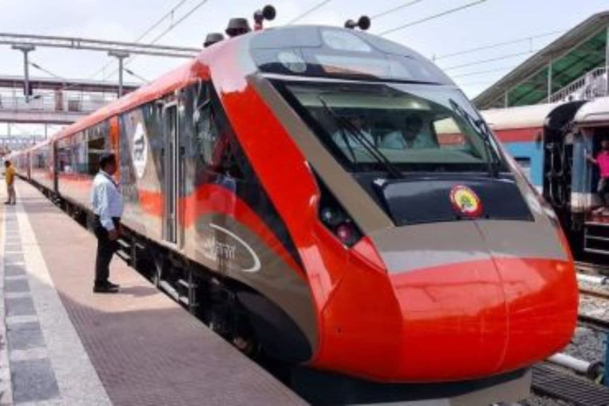 पटना से दिल्ली महज 12 घंटे में पहुंचाएगी ये ट्रेन, दूसरी ट्रेनों को लगता है 17-18 घंटे का समय