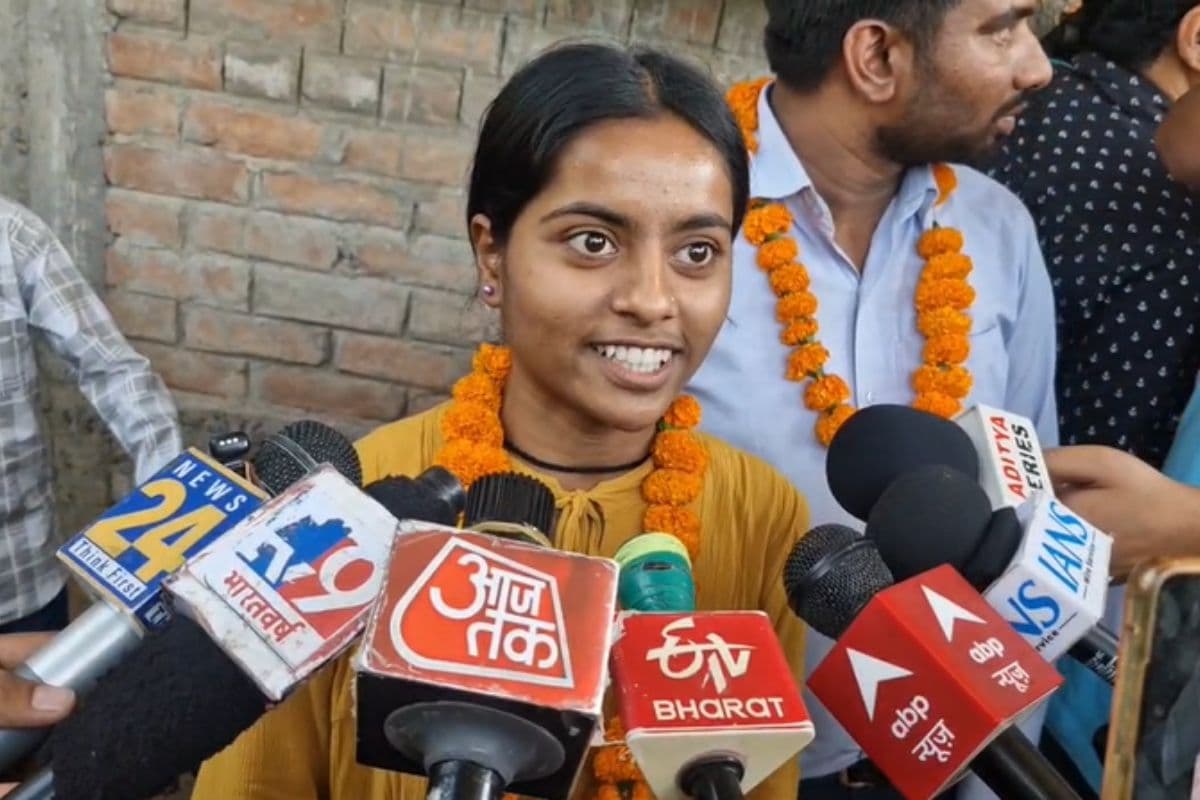 Bihar Board 12th Result : ऑटो ड्राइवर की बेटी बनी इंटर कॉमर्स की टॉपर, मिले 95 प्रतिशत मार्क