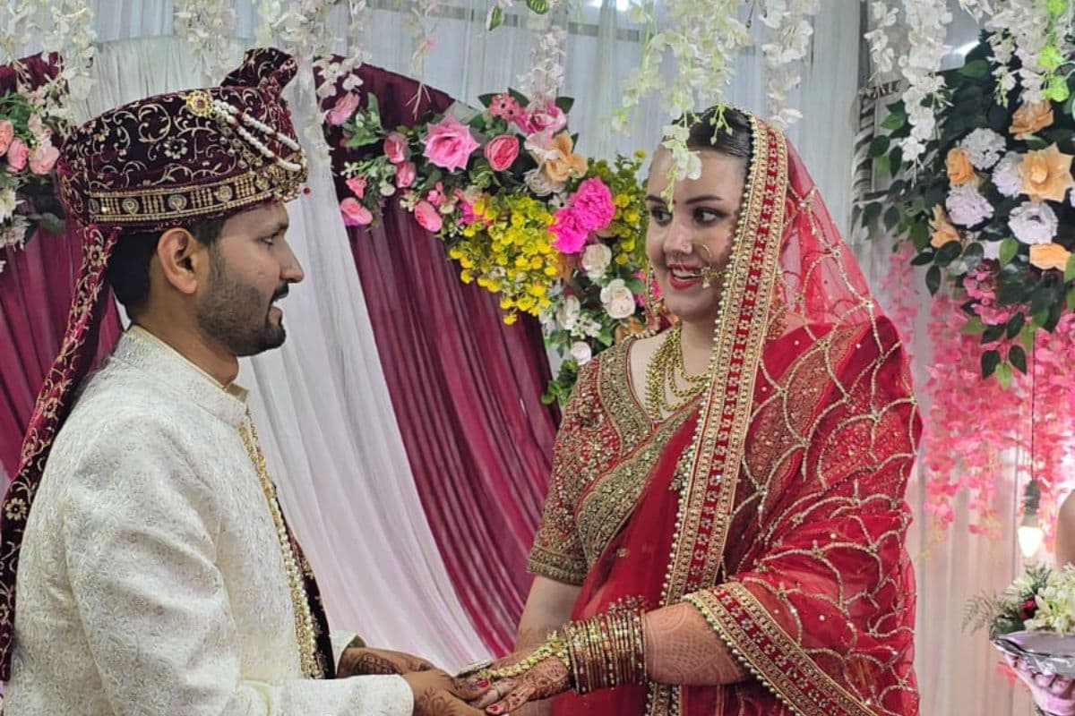 लिव और आलोक