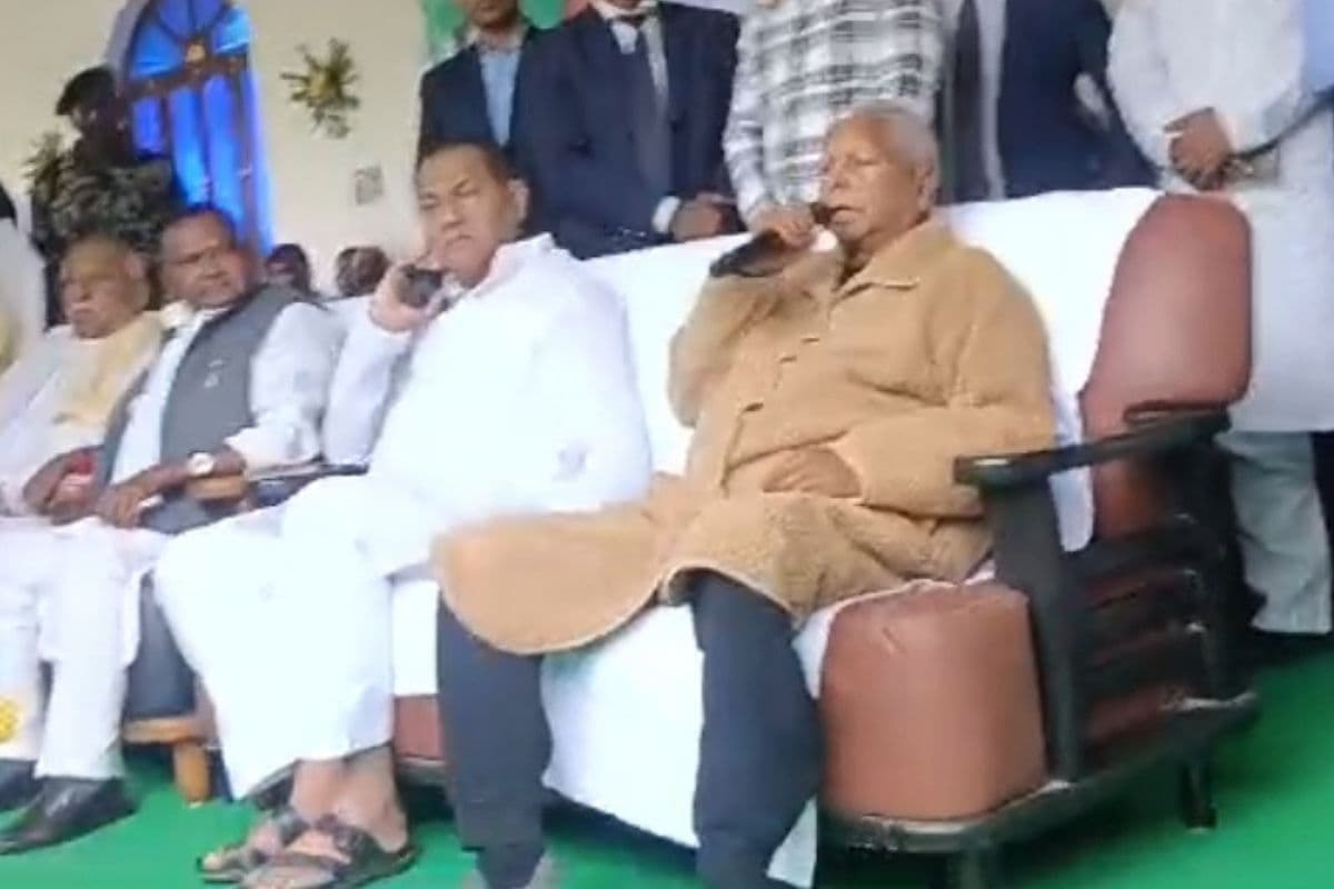 RJD विधायक के घर पहुंचे लालू, कार्यकर्ताओं से बोले- सारण के विकास के लिए सब कुछ किया