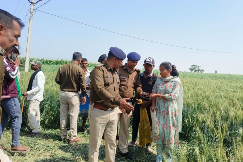 घटनास्थल पर पहुंची पुलिस