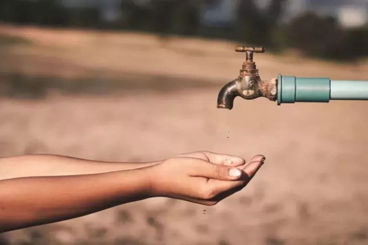 मुजफ्फरपुर में दम तोड़ने के कगार पर दशकों पुराने पंप, पानी के बूंद-बूंद को तरस रहे हजारों परिवार  